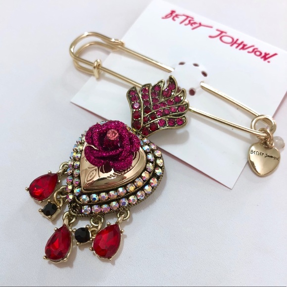 Betsey Johnson Jewelry - FIRM$‼️Betsey Johnson Queen Heart Pin